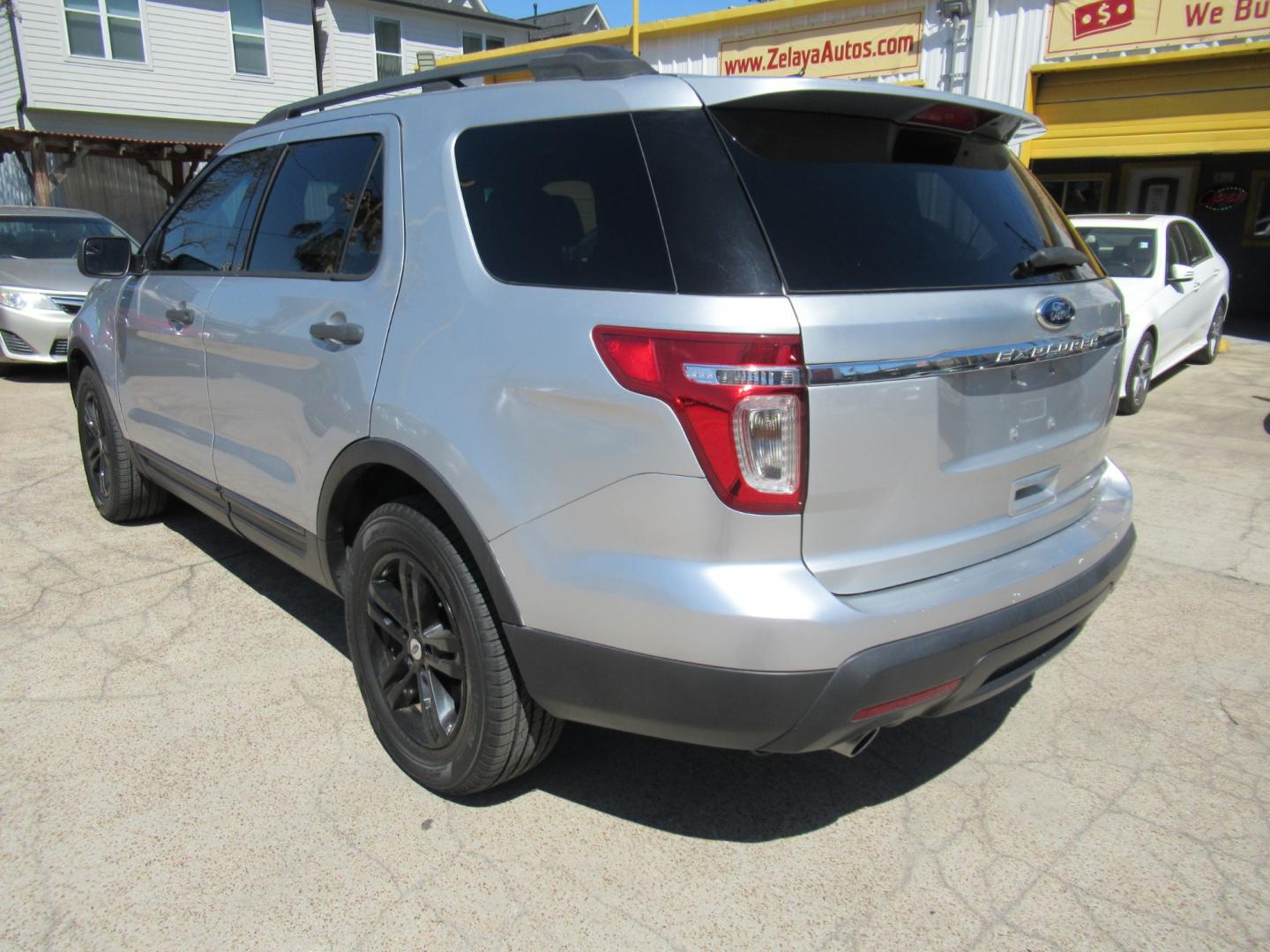 2015 Silver /Gray Ford Explorer XLT (1FM5K7B8XFG) with an 3.5L V6 F DOHC 24V engine, Automatic transmission, located at 1511 North Shepherd Dr., Houston, TX, 77008, (281) 657-1221, 29.798361, -95.412560 - 2015 FORD EXPLORER VIN: 1FM5K7B8XFGB17981 1 F M 5 K 7 B 8 X F G B 1 7 9 8 1 4 DOOR WAGON/SPORT UTILITY 3.5L V6 F DOHC 24V GASOLINE FRONT WHEEL DRIVE - Photo#33